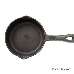 6” Cast Iron Fry Pan Egg
